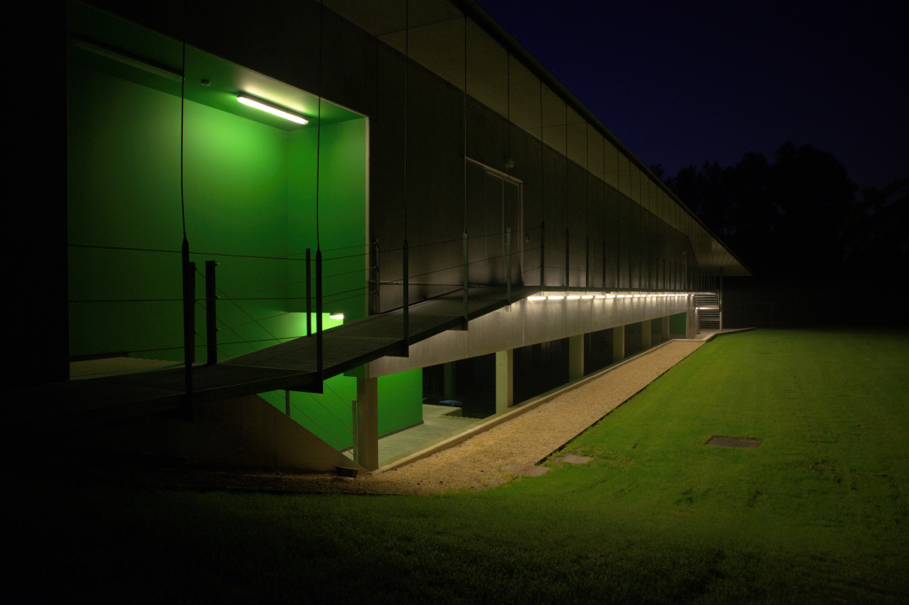 data centre noun [C]     › IT a place where a number of computers that contain large amounts of information can be kept safely: It will be her responsibility to buy data center equipment, including servers and related hardware.