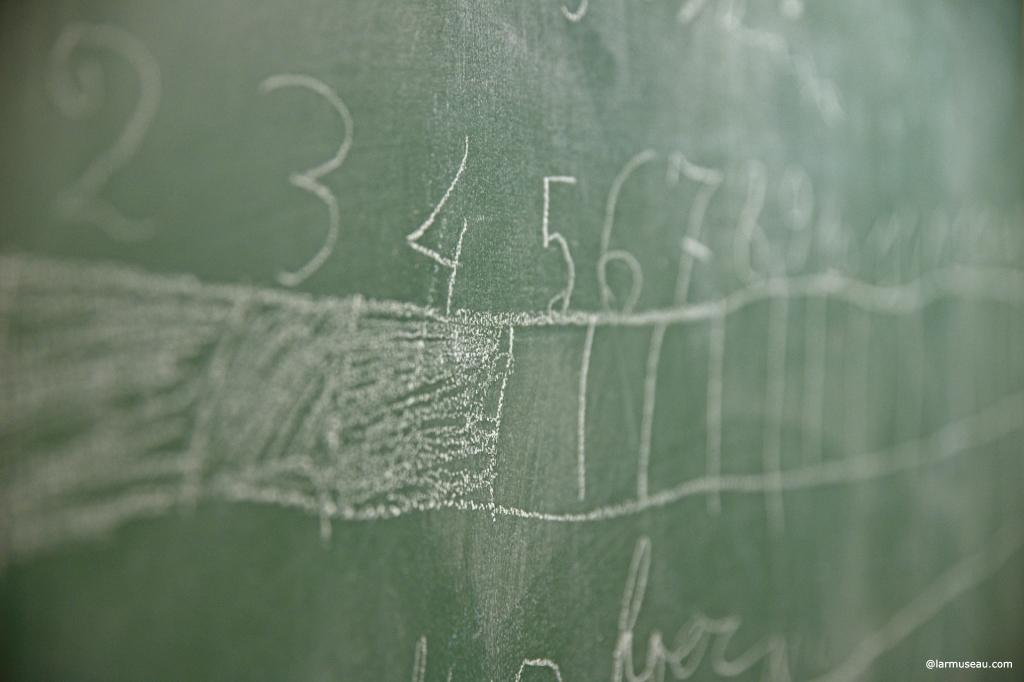 count·down noun \ˈkau̇nt-ˌdau̇n\ : the act of counting down the number of seconds that remain before something (such as the launch of a rocket) happens : the period of time before an important or special event 