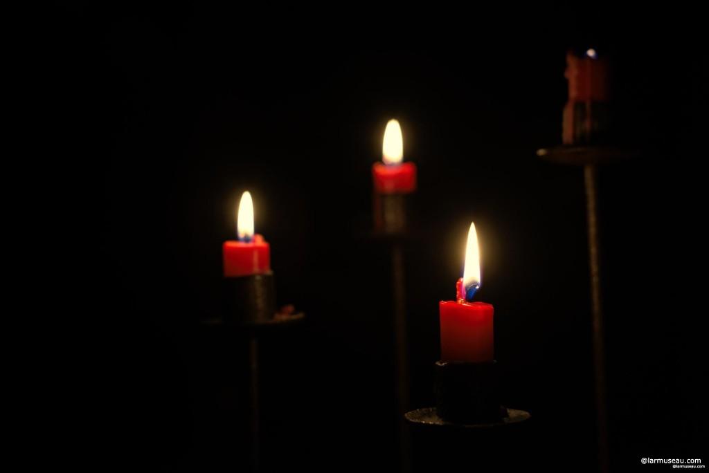 con·do·lence noun kən-ˈdō-lən(t)s also ˈkän-də- : a feeling or expression of sympathy and sadness especially when someone is suffering because of the death of a family member, a friend, etc. 