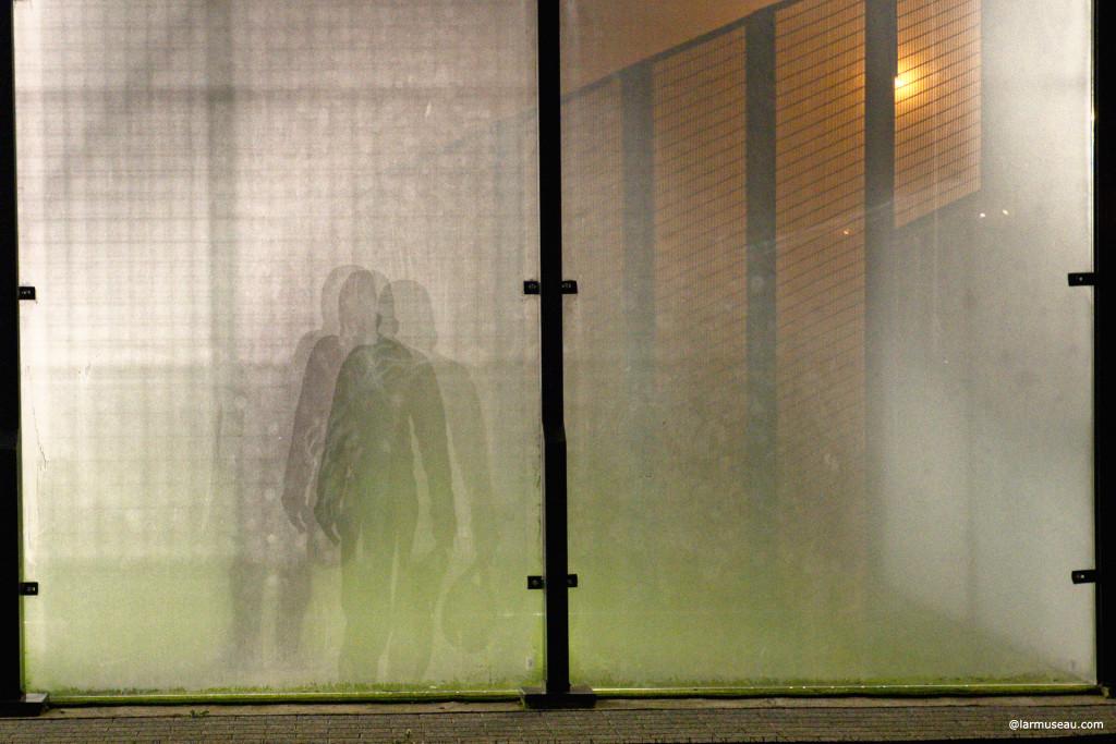 ten·nis noun, often attributive \ˈte-nəs\ : a game that is played by two people or two pairs of people on a special court (called a tennis court) where they hit a small ball back and forth over a net using rackets 