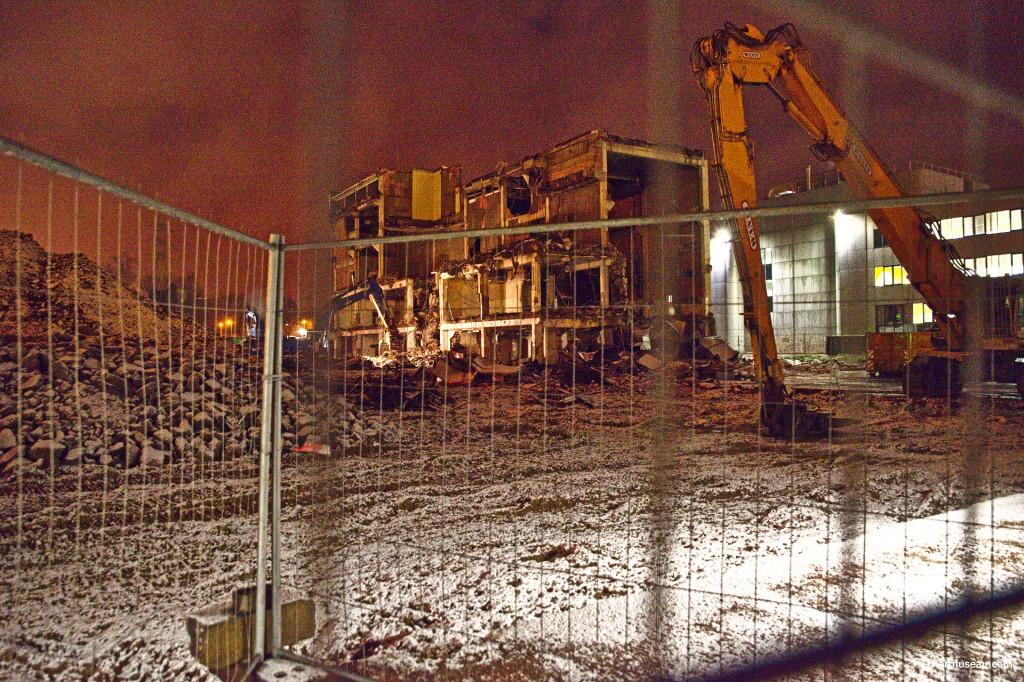 de·mol·ish \di-ˈmä-lish\ : to destroy (a building, bridge, etc.) : to forcefully tear down or take apart (a structure)