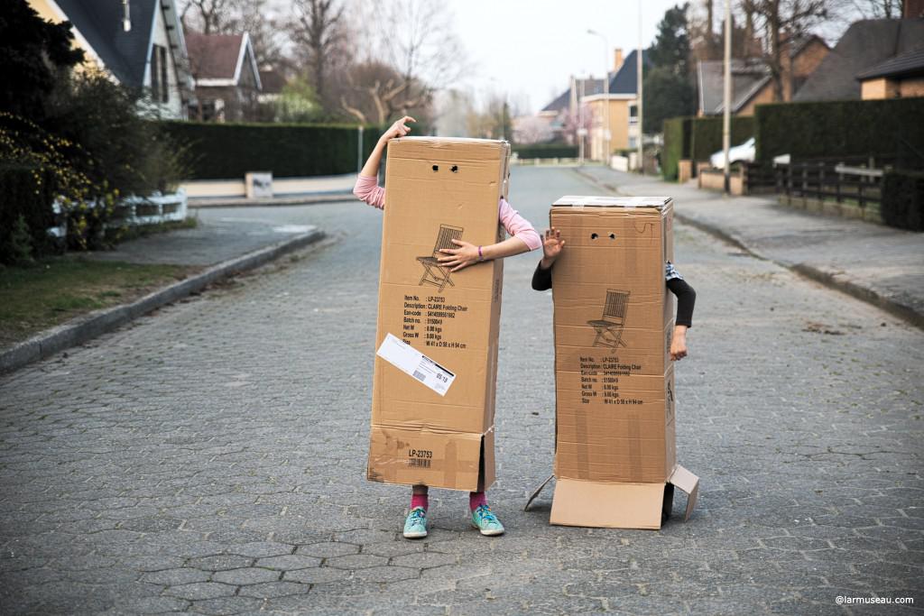 cardboard noun card·board \ˈkärd-ˌbȯrd\ : a stiff and thick kind of paper that is used especially for making boxes 