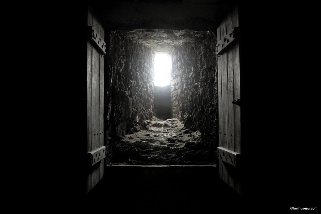 dungeon noun dun·geon \ˈdən-jən\ : a dark underground prison in a castle 